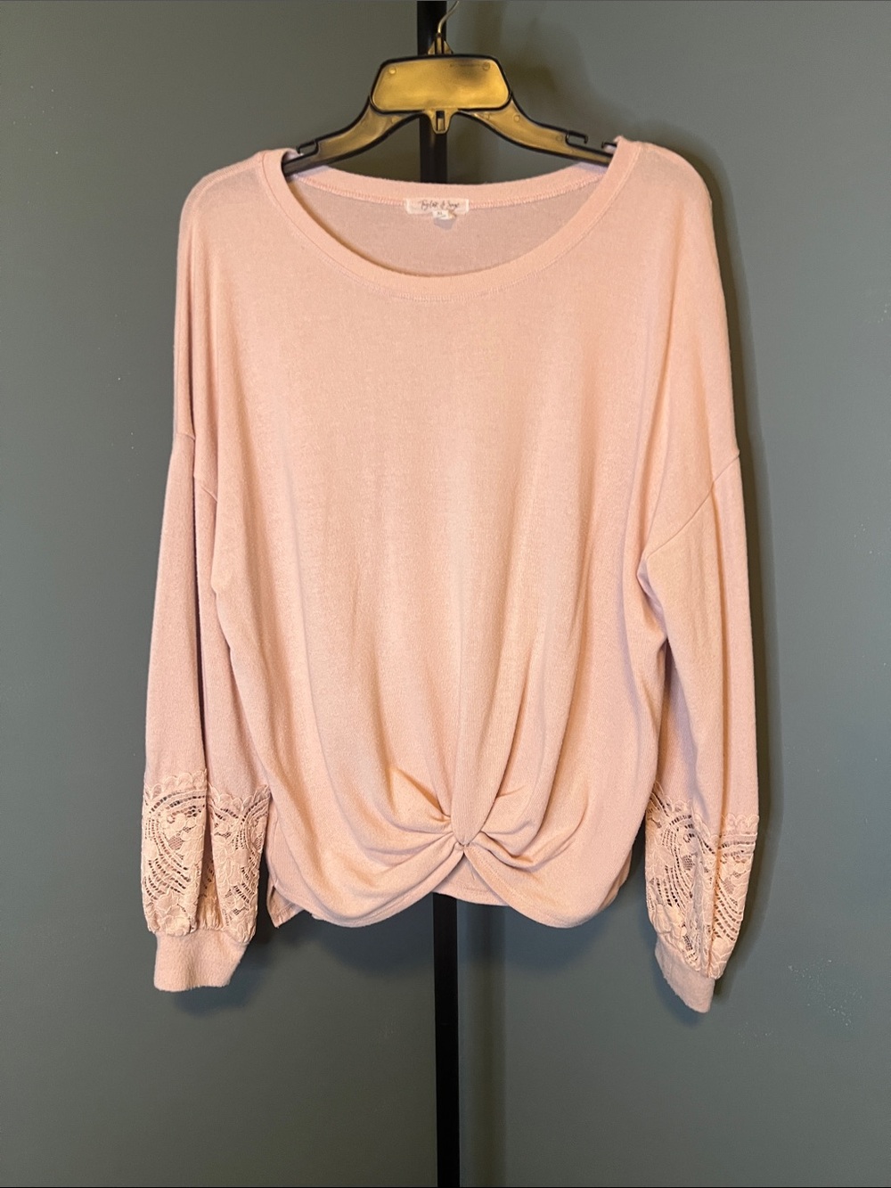 Taylor & Sage Blush Twist-Front Long Sleeve Top with Lace Sleeves